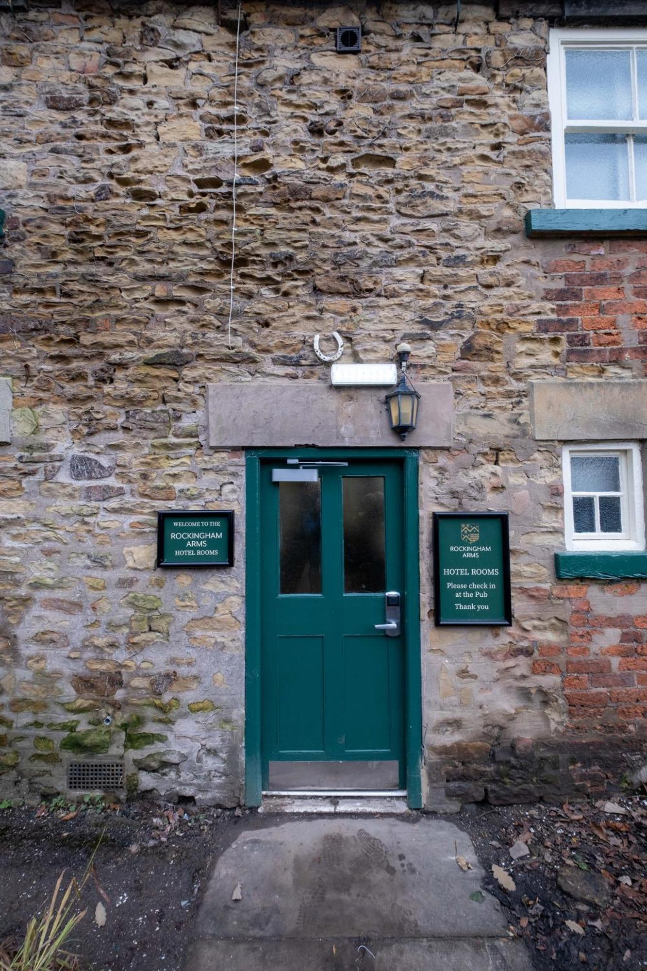 Rockingham Arms By Greene King Inns Wentworth  Exteriér fotografie