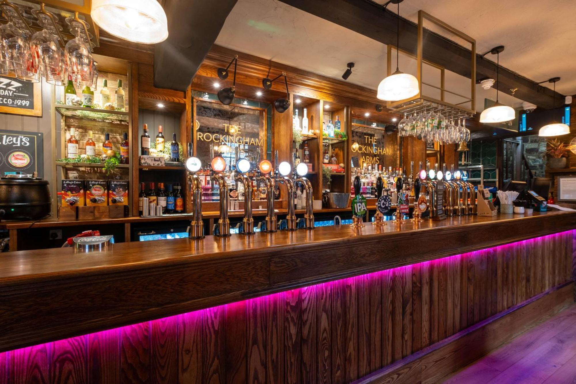 Rockingham Arms By Greene King Inns Wentworth  Exteriér fotografie