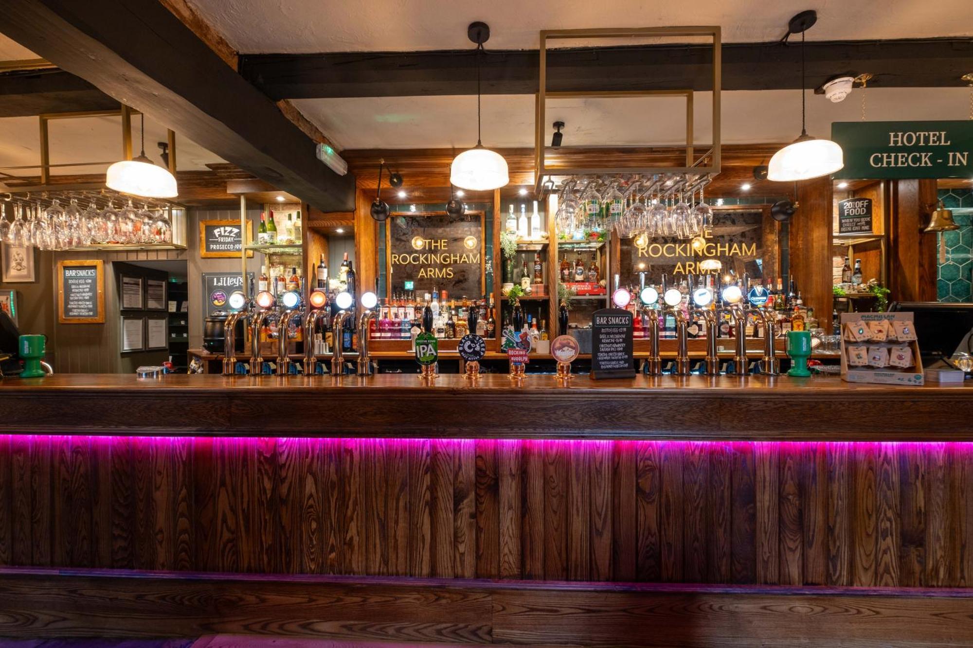 Rockingham Arms By Greene King Inns Wentworth  Exteriér fotografie