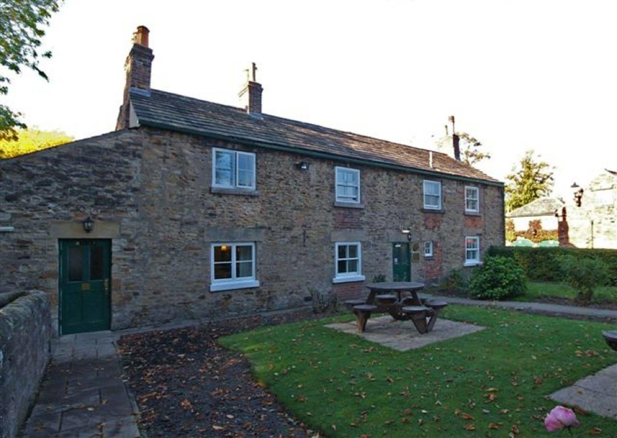 Rockingham Arms By Greene King Inns Wentworth  Exteriér fotografie