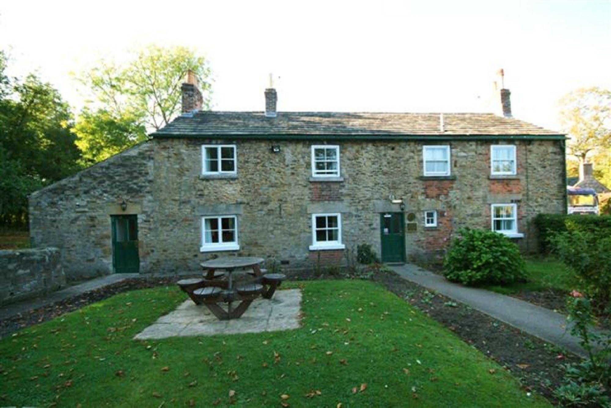Rockingham Arms By Greene King Inns Wentworth  Exteriér fotografie