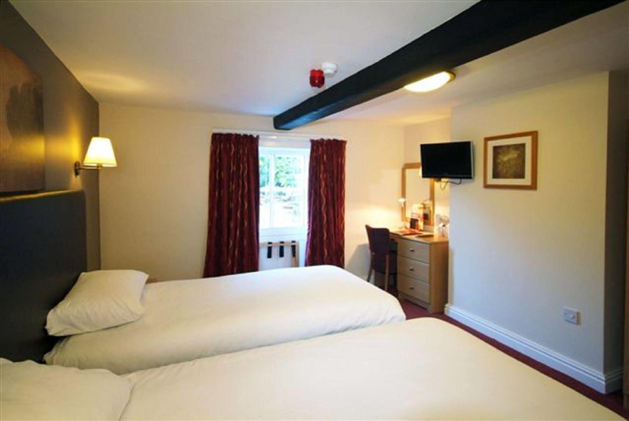 Rockingham Arms By Greene King Inns Wentworth  Exteriér fotografie